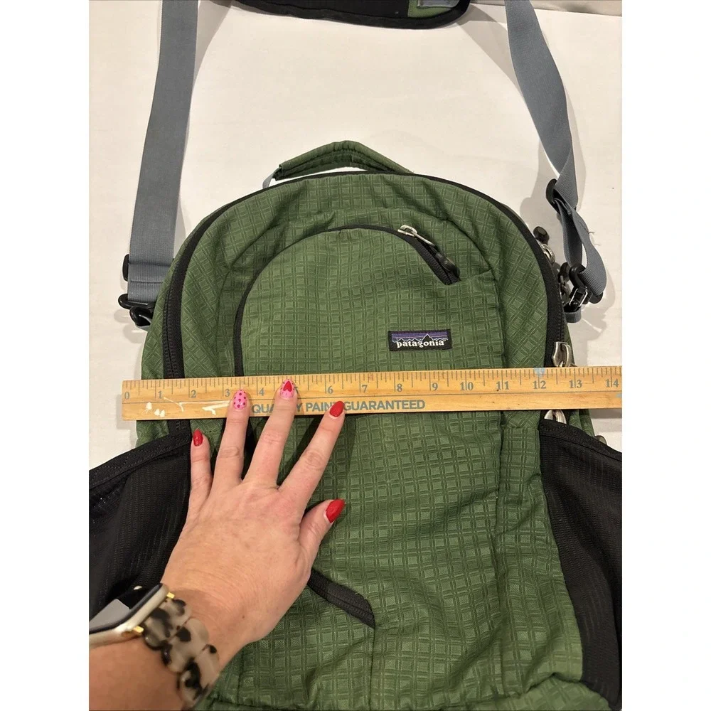 Patagonia Vintage 30L Messenger Laptop‎ Sling Bag With Strap Green/Black